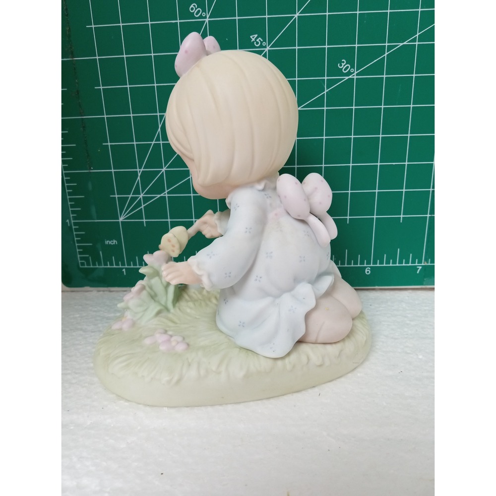 Precious Moments Figurine God Bless You Butterfly Enesco Collectors Club - Picture 2 of 4